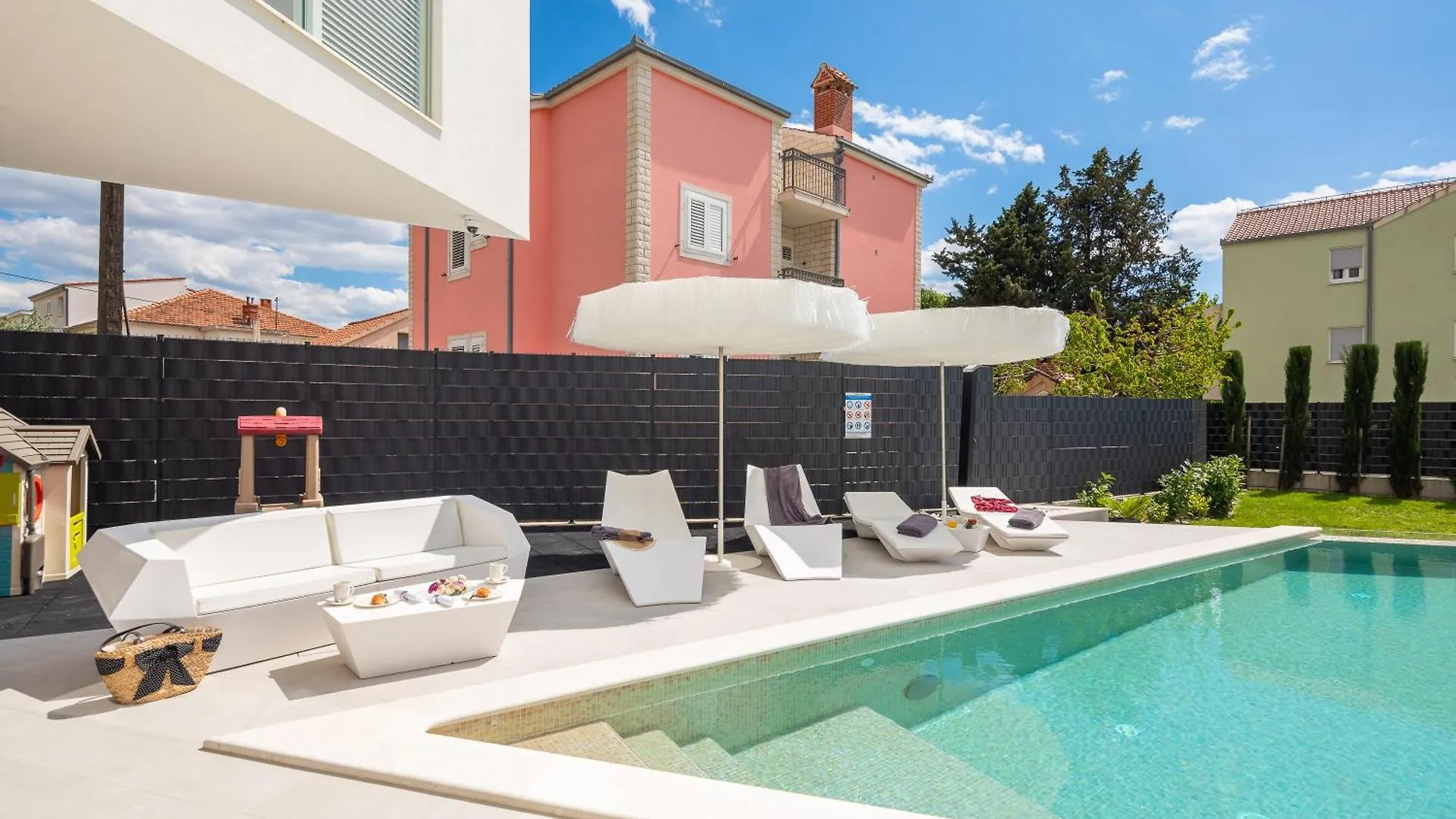 Luxury Villa Sun Rays With Infinity Pool Kastela