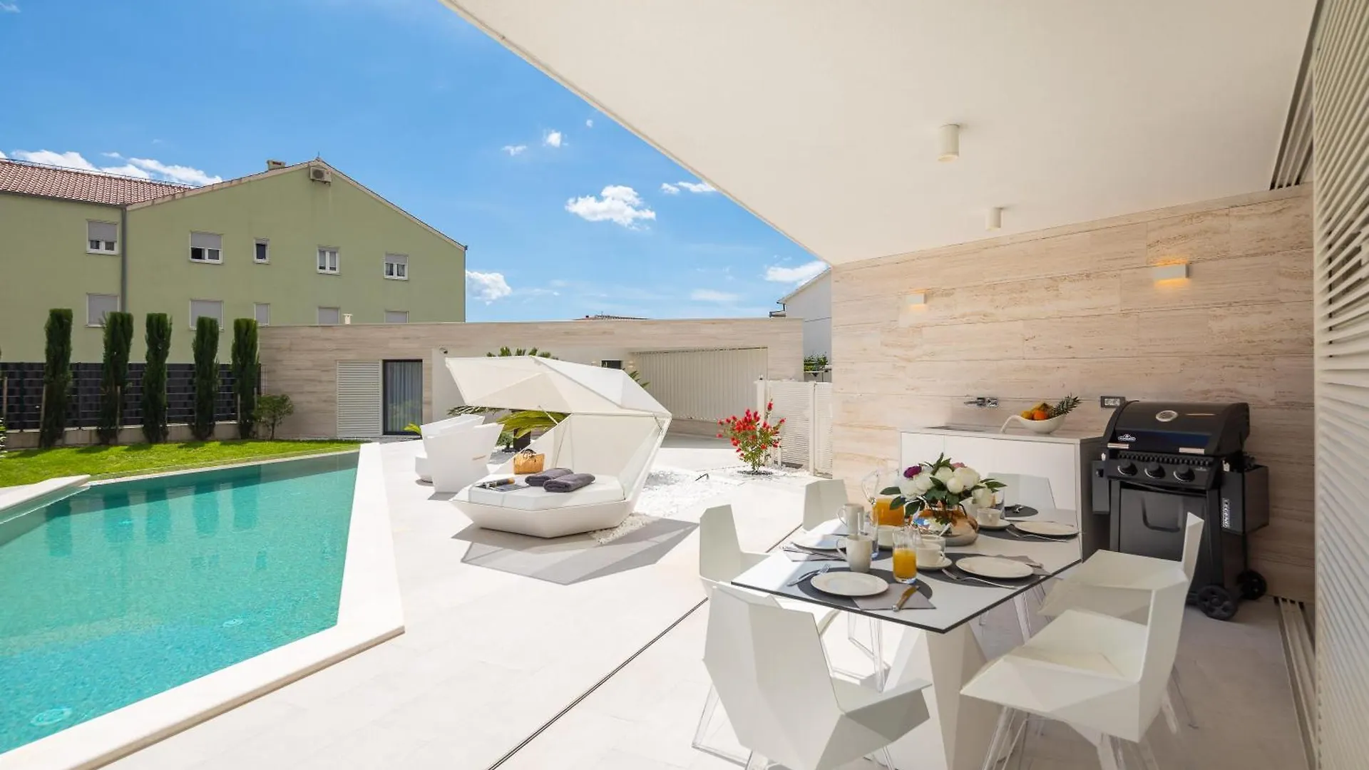 Luxury Villa Sun Rays With Infinity Pool Kastela