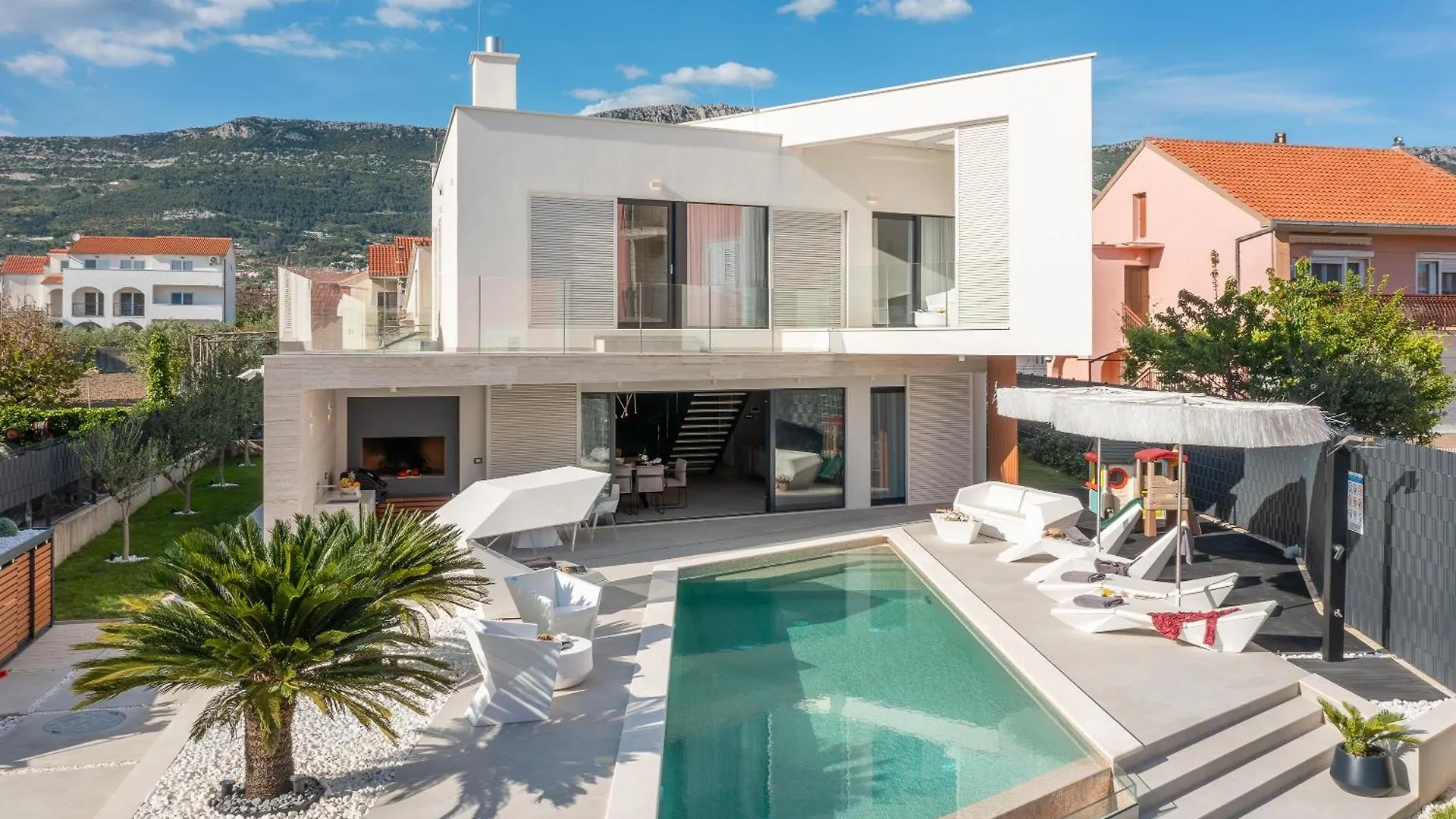 Luxury Villa Sun Rays With Infinity Pool Kastela