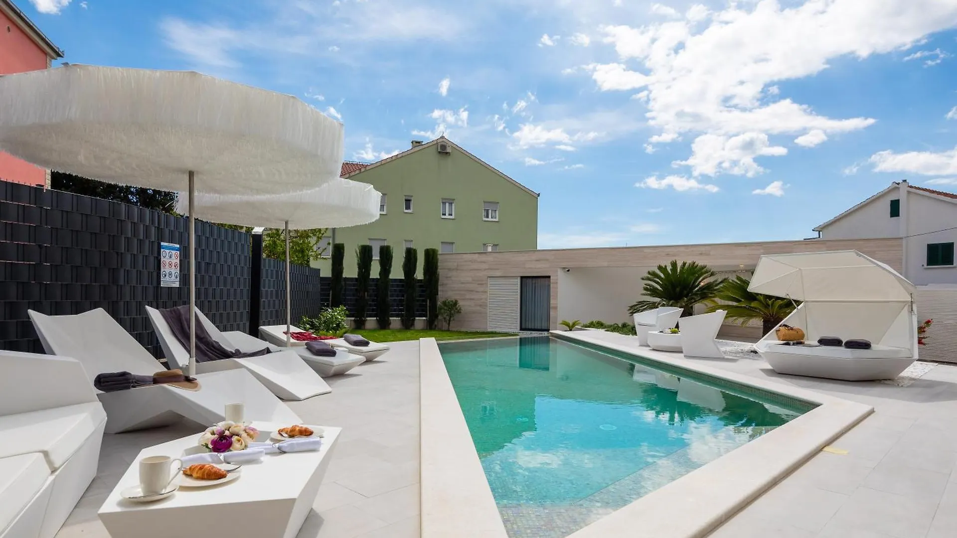 Luxury Villa Sun Rays With Infinity Pool Kastela