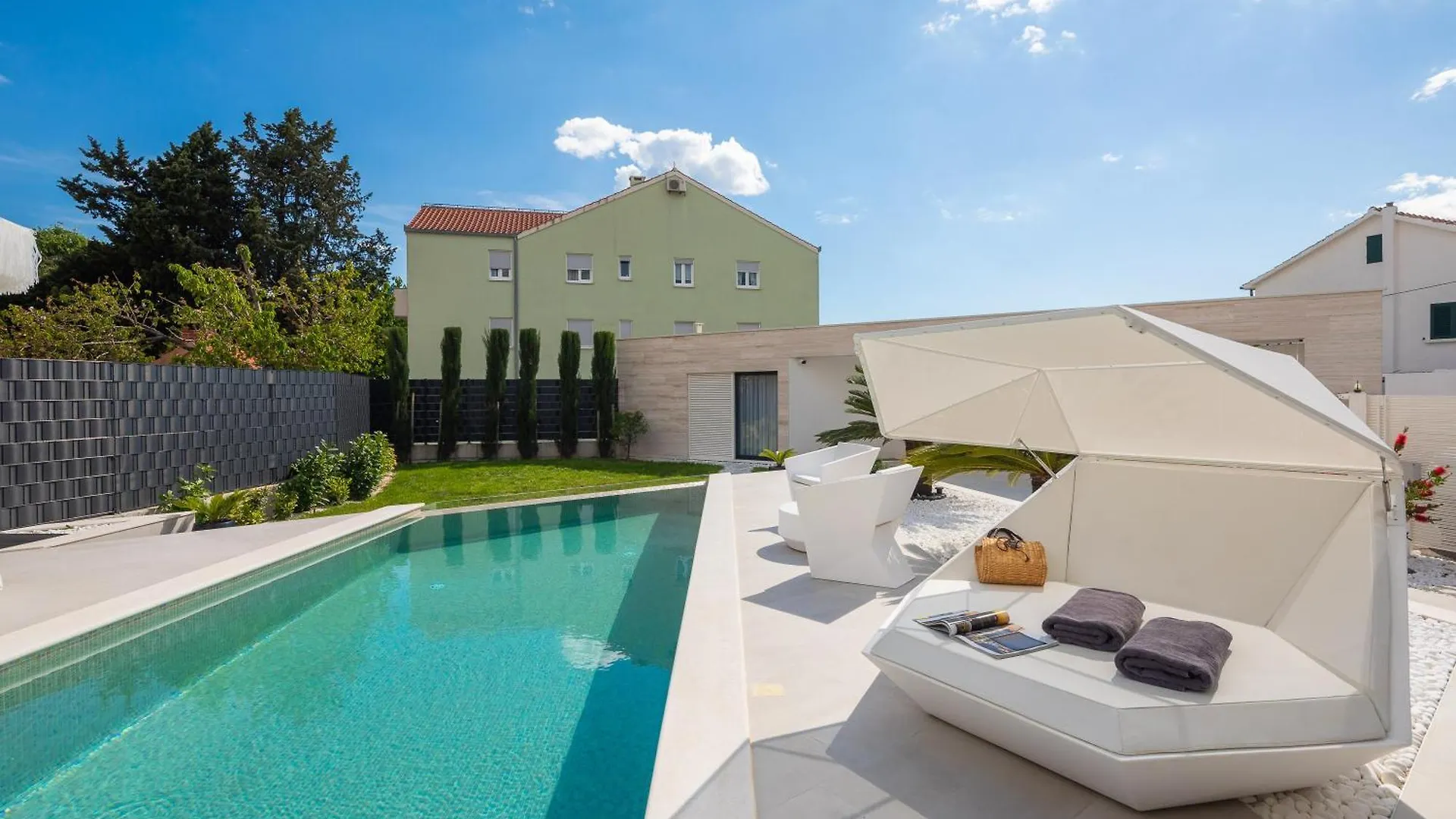 Luxury Villa Sun Rays With Infinity Pool Kastela